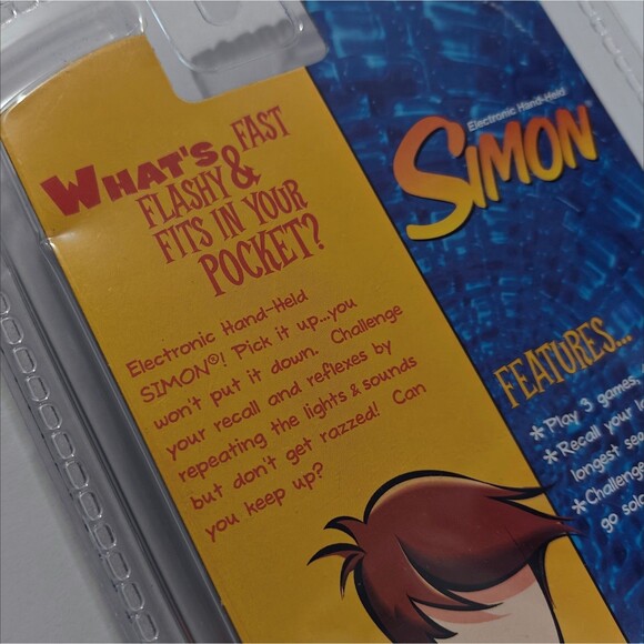 Simon New Vtg Handheld Electronic Game 2002 Sealed Pocket Memory Travel Light - Picture 4 of 9